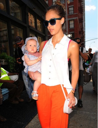 Dress for Less: Jessica Alba’s Jewelry